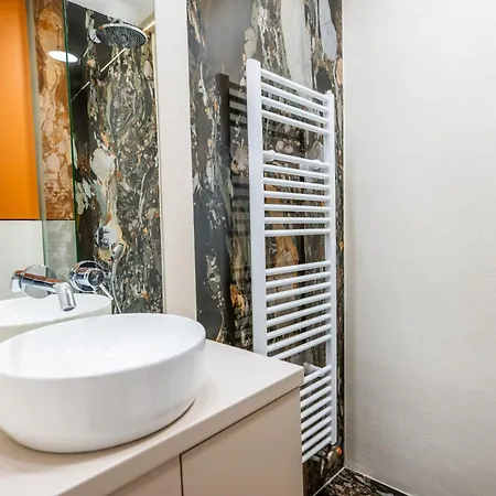 Center Design Apartment