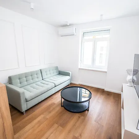 Center Design Apartment *