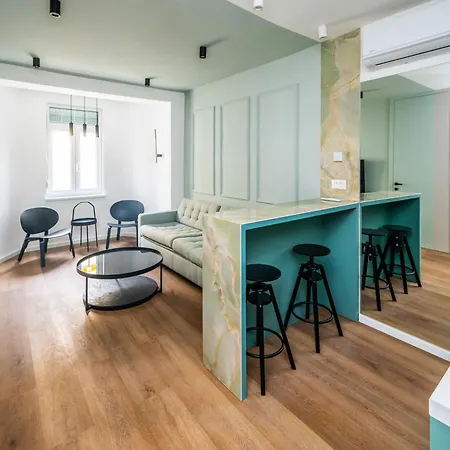 Center Design Apartment *