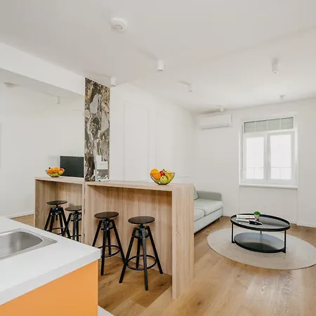 Center Design Apartment *